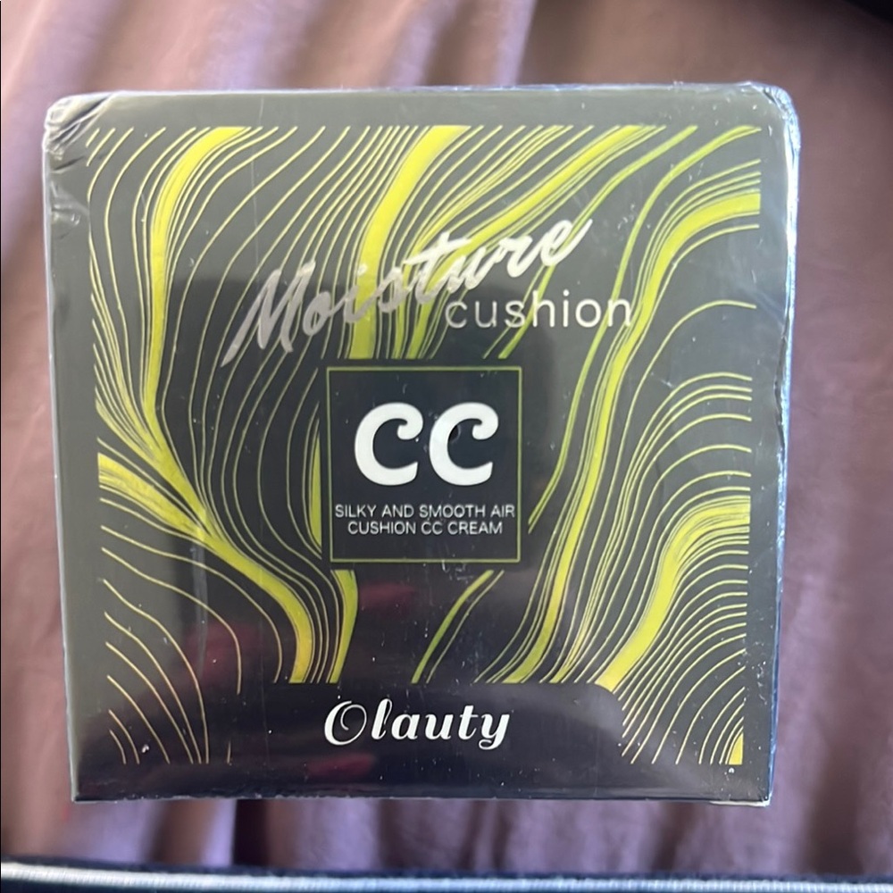 Cream Foundation Compact with Artistic Design